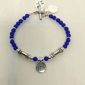 Royal blue lotus bracelet, women's, sz 7 1/2